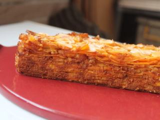 11、千层地瓜蛋糕,稍稍放冷后脱模,可以看到一层层的地瓜。