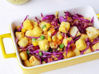 15、馒头蔬菜什锦沙拉,成品图。