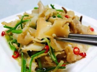 12、香葱爆海螺片,海螺肉肉入口香脆嫩鲜