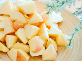 12、绿豆小米粥,还可以放苹果块。