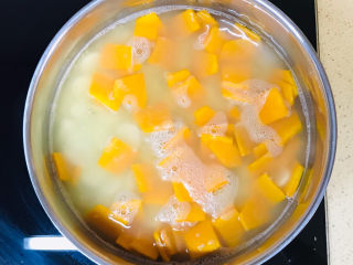 13、山药枸杞粥,搅拌均匀，一起熬煮