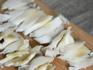 2、纯素版“夫妻肺片”，不容错过的麻辣诱惑！,扮成块后，切片备用