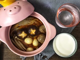 13、砂锅土豆粉,配料可以根据需要自行选择