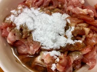 12、鮑魚干貝粥,最後加入太白粉10公克