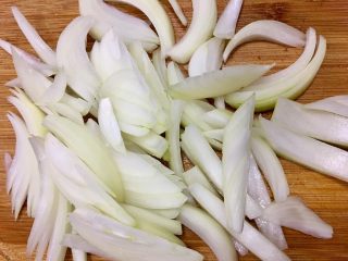 15、鮑魚干貝粥,洋蔥切絲