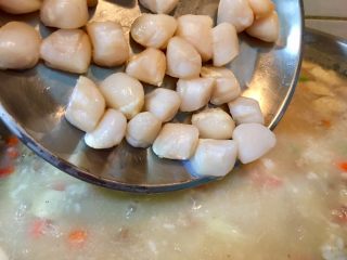 34、鮑魚干貝粥,步驟3的干貝放入