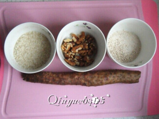 2、核桃山药茯苓粥#健康美颜餐#,淘好米；山药去皮切滚刀块