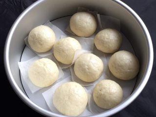32、奶黄馒头,第一锅出炉，拿出冷却。