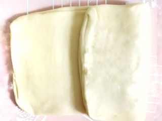 12、万能千层酥皮,如图所示，三折叠被子