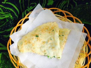 9、早餐鸡蛋饼,盛出，直接吃也很美味哦