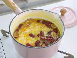 9、红枣南瓜粥,营养美味的红枣南瓜粥就做好了