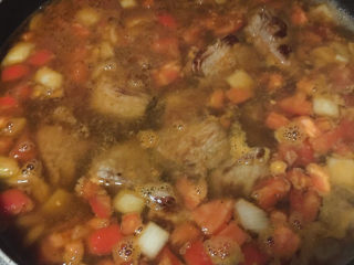 8、大块牛肉罗宋汤,水要多加一些