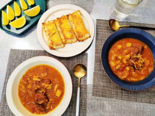 18、大块牛肉罗宋汤,搭配吐司芒果派和冰糖橙，又是妥妥的营养早餐，每天早起半个小时做早餐，你就是你朋友圈最厉害的大厨！