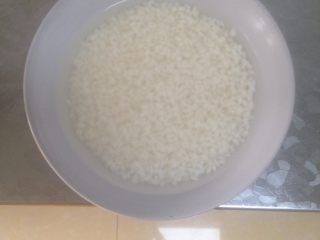 1、清汤白米稀饭,珍珠白米泡半小时