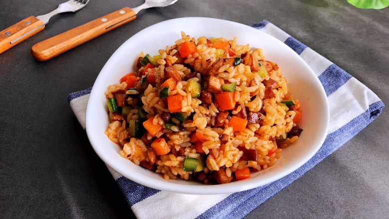 老干妈鸡丁炒饭