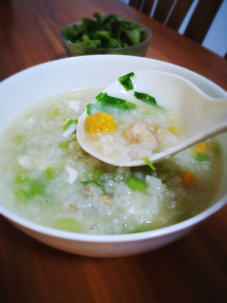 电饭煲之虾仁咸蛋粥