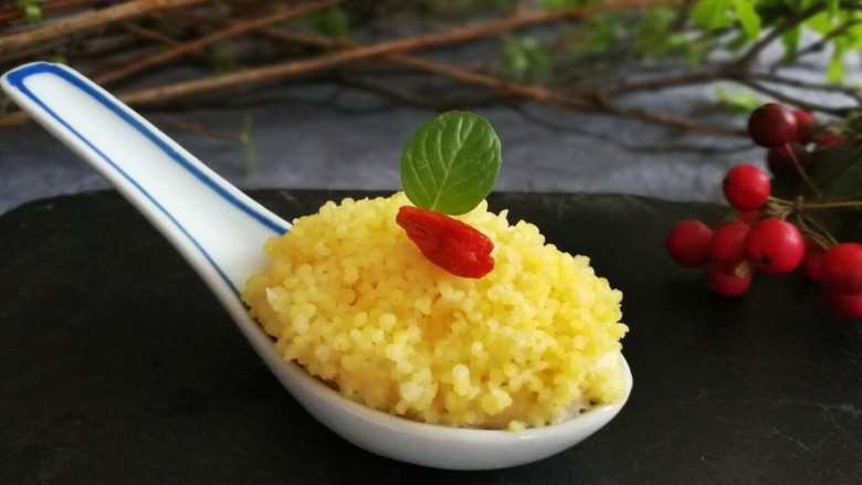 小米的另类吃法~小米豆腐虾仁丸