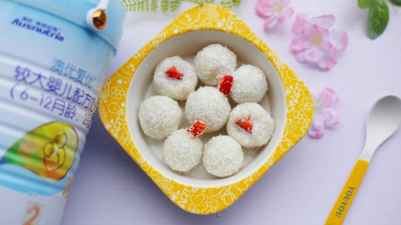 酸酸甜甜的奶香草莓山药球