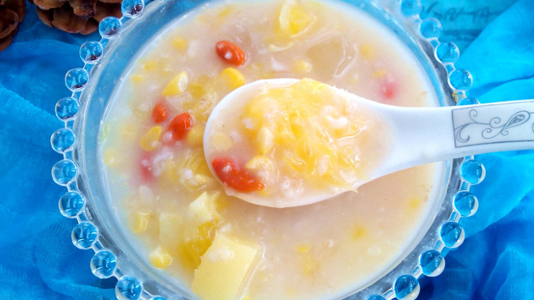 燕麦水果养生粥