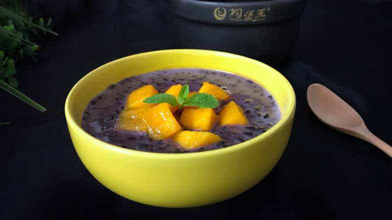 芒果椰汁黑米粥