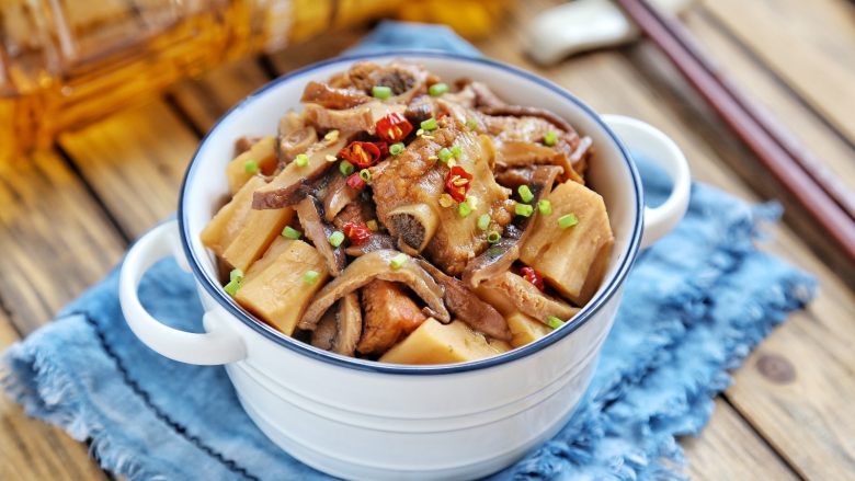 香菇莲藕炖排骨