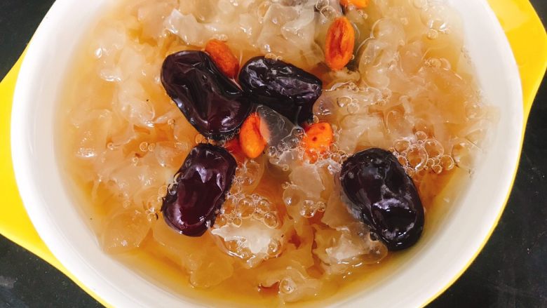 枸杞红枣银耳羹-经典胶羹版