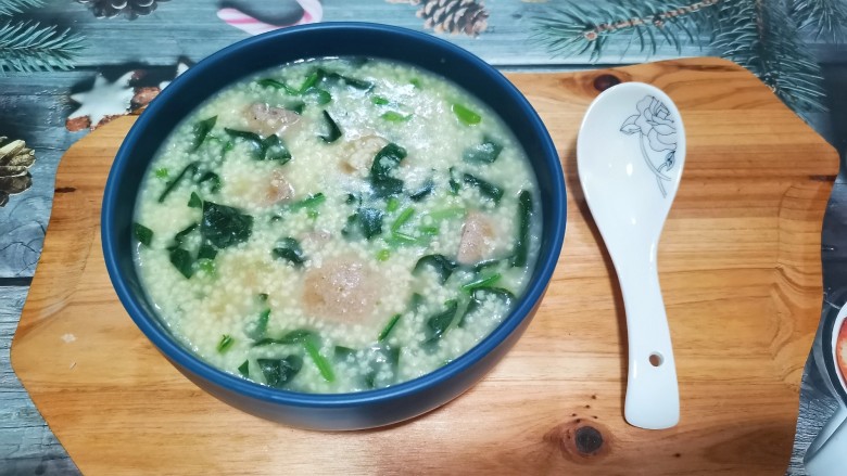 菠菜猪肝粥