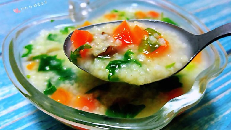 冬日暖心菜胡萝卜小米粥