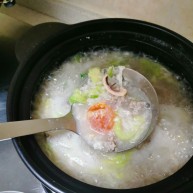 鱿鱼咸鸭蛋沙锅粥