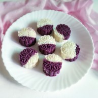 紫薯山药糕皮蛋瘦肉粥