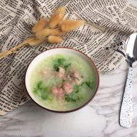 生菜丝肉丸粥
