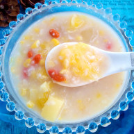 燕麦水果养生粥