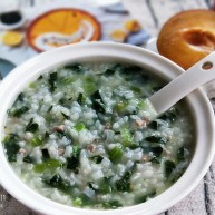 砂锅菠菜牛肉粥