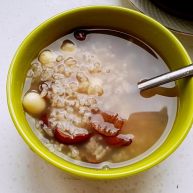 黑花生莲子糯米粥