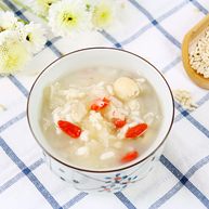 银耳莲子燕麦粥