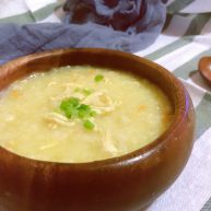 电饭煲+蘑菇鸡丝暖胃粥
