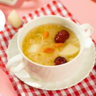 电饭煲银耳梨汤【罐头小厨】