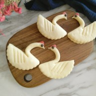 能飞到餐桌的白天鹅馒头夹