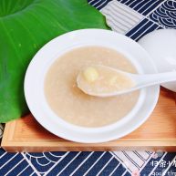 鲜荷叶百合莲子粥清热解暑