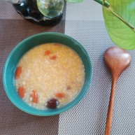 红枣枸杞小碴子粥