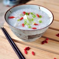 鸡汁枸杞山药粥