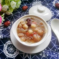 电饭煲   桂圆莲子银耳羹