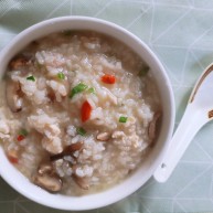 砂锅香菇鸡丁粥