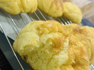 20、菠萝面包,咬下来的口感超棒的