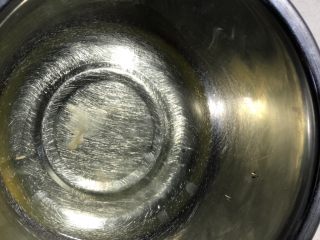 9、杨扬佳带你体验不一样的戚风蛋糕——葱油戚风蛋糕,蛋白加入几滴柠檬汁。