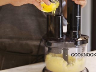 10、太妃糖酱无花果蛋糕,倒入蛋