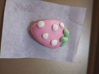 11、卡通凤梨酥,草莓