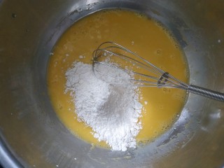 4、蛋糕卷,加入50克低粉