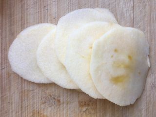 2、吐司苹果派,苹果去皮切片