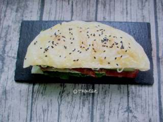 11、家庭版的法风烧饼,放上另一块飞饼即可